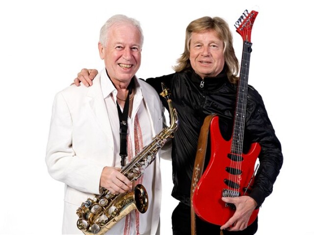 Saxofonista Ulf Andersson a gitarista Janne Schaffer. Obaja hrávali so skupinou ABBA, teraz vystupujú v ABBA The Show.