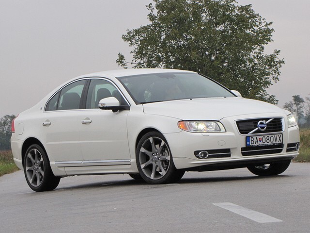 Trakcie má S80 D5 AWD na rozdávanie.