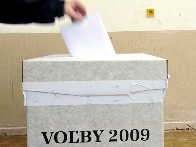Voľby, VÚC, urna, volič
