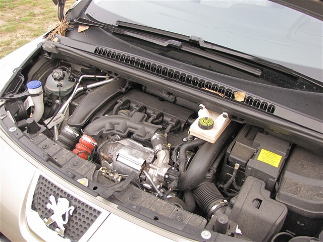 Benzínový motor 1.6 THP je jeho silnou zbraňou.