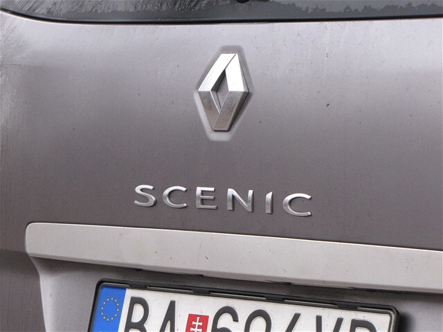 Grand Scénic bojuje výbavou aj cenou.