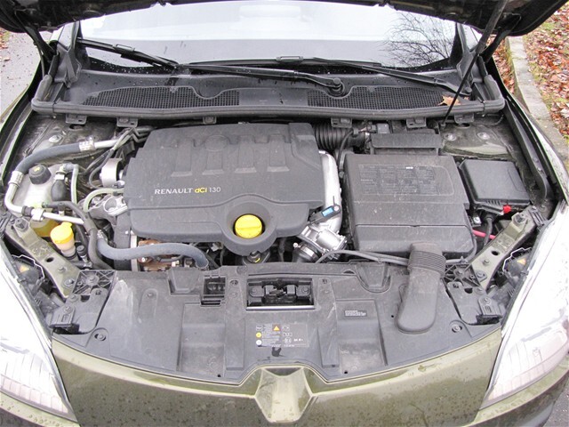 Motor 1.9 dCi je silnou stránkou auta.