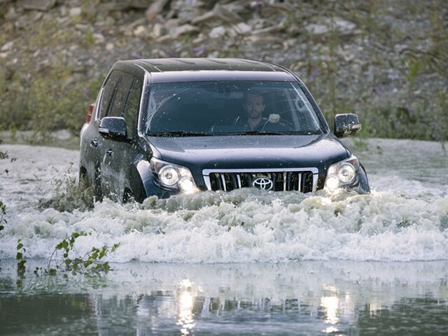 Land Cruiser nie je fešák, ale schopnosti má.