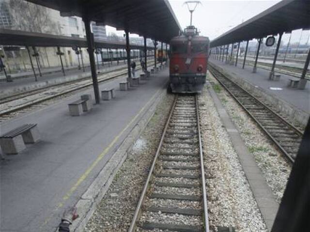 vlak, koľajnice, stanica
