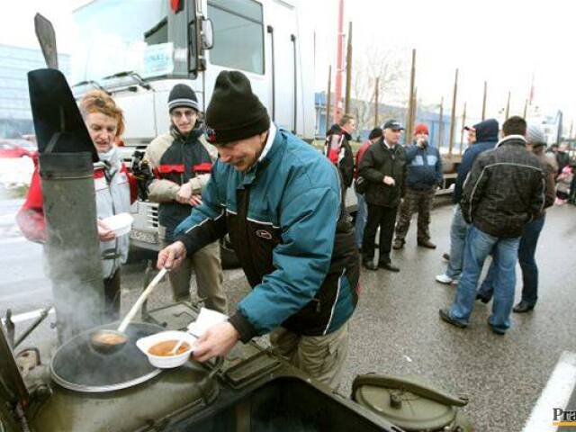 dopravcovia, kamionisti, protest, blokáda