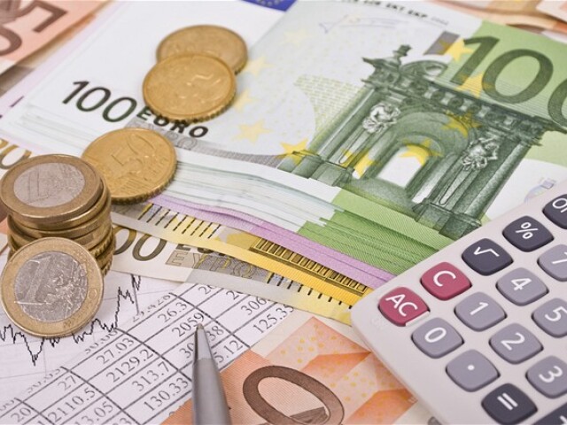 investovanie, euro, mince, graf, kalkulačka
