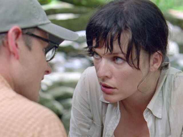 Steve Zahn a Milla Jovovich v trileri Dokonalý únik.