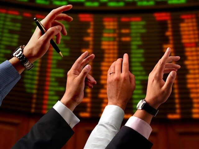 burza, akcie, ruka, investovanie