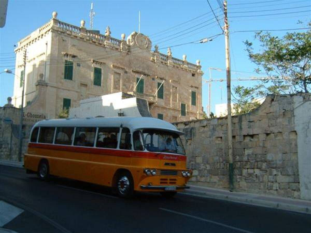 Malta, autobus