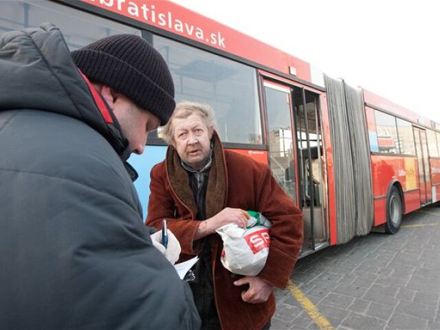revízor, MHD, autobus, cestujúci, mestská hromadná doprava, cestovanie, dopravný podnik, 