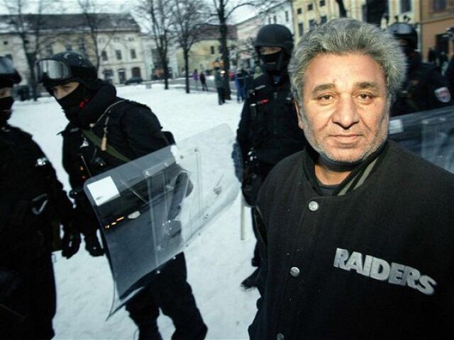 Róm, kukláči, polícia, zatknutie