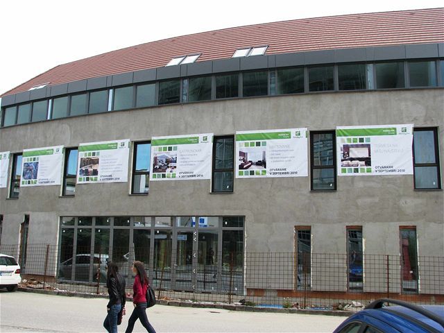 stavba, Holiday Inn, Trnava, hotel