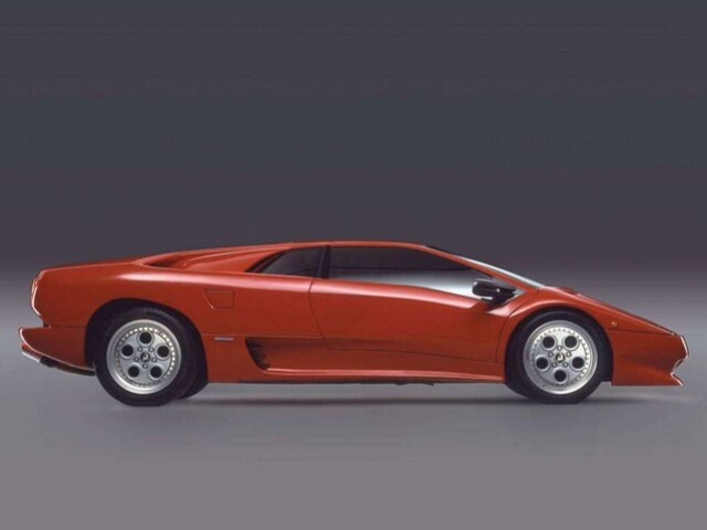Diablo z roku 1990 bolo v roku 2002 predlohou pre Murciélago.