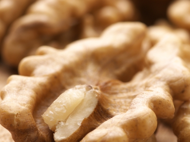Chrumkajte oriešky, klesne vám cholesterol