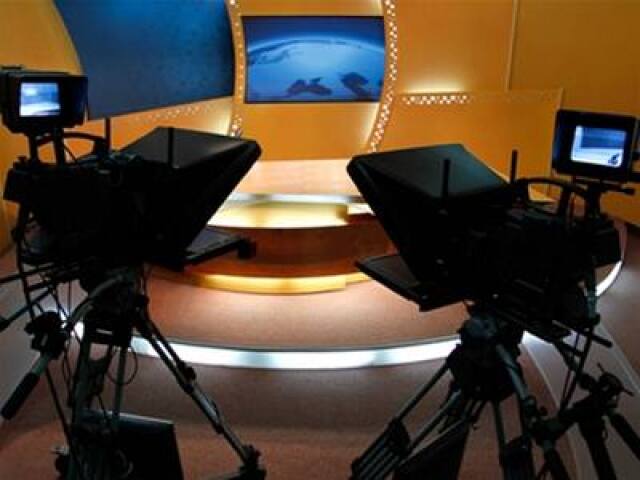 Televízna kamera, diskusia, debata