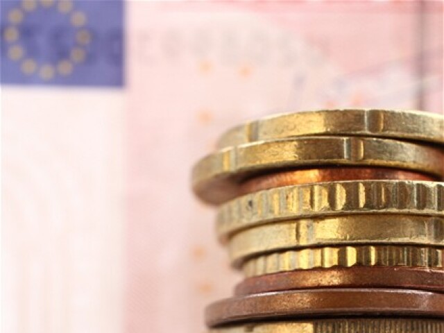 euro, peniaze, hotovosť