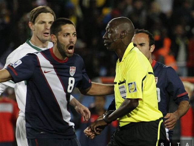 Koman Coulibaly (rozhodca), Clint Dempsey