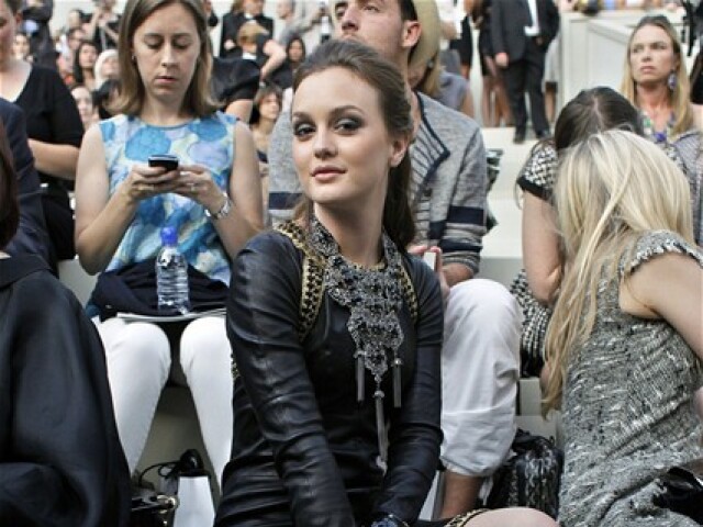Leighton Meester - prehliadka Chanel - haute couture - jeseň 2010