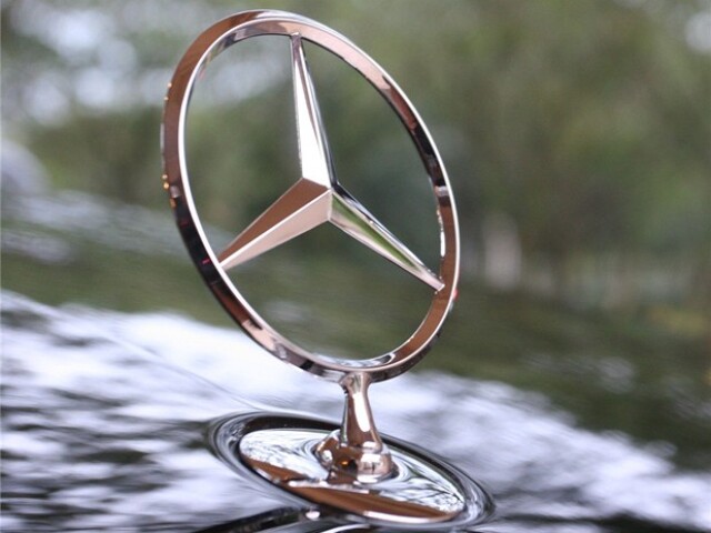 Mercedes-Benz logo