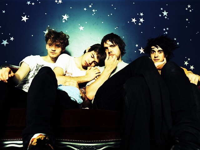 Klaxons (zľava): bubeník Steffan Halperin, klávesista James Righton, basgitarista a spevák Jamie Reynolds a gitarista Simon Taylor.