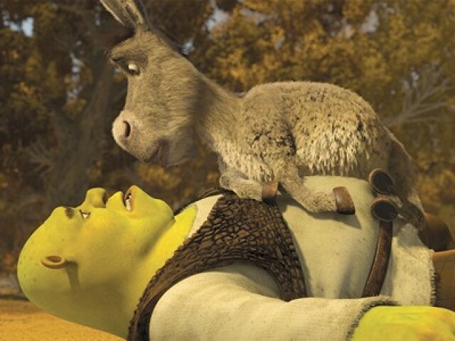 Vo svete, v ktorom sa Shrek ocitne v najnovšom príbehu, ho Oslík nespoznáva.