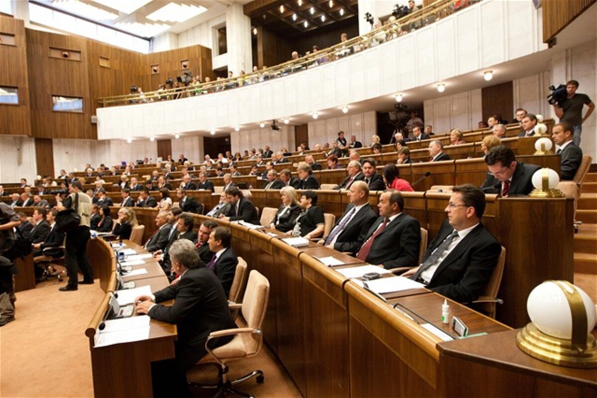 parlament, poslanci, ministri