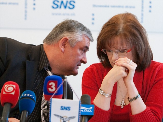 slota, belousovová, sns