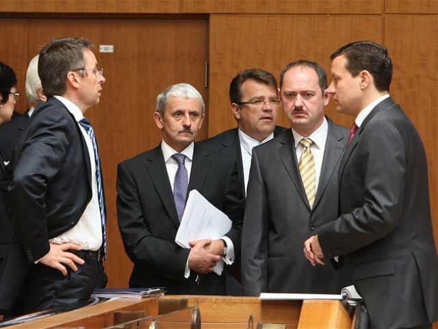 ministri, vláda, mikloš, dzurinda, uhliarik, simon, lipšic