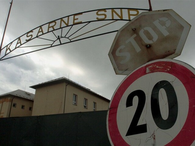 kasárne, snp, dopravná značka, stopka