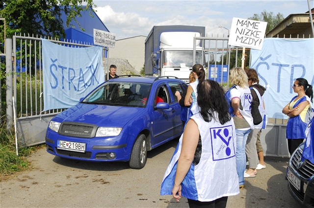 Šičky z Hencoviec vydržali štrajkovať za lepšie pomienky sedem dní