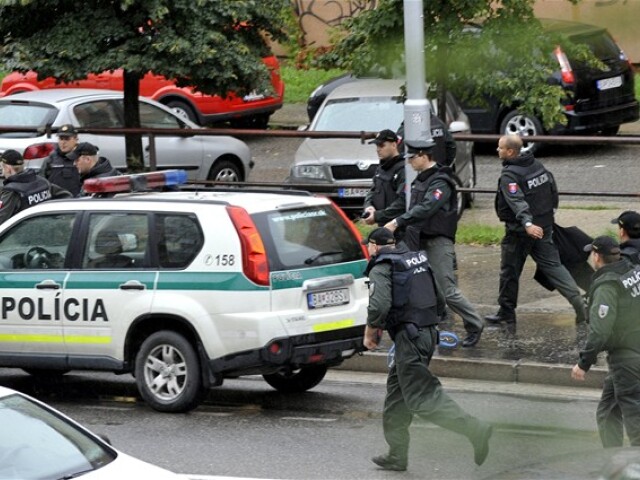 Devínska Nová Ves, streľba, polícia