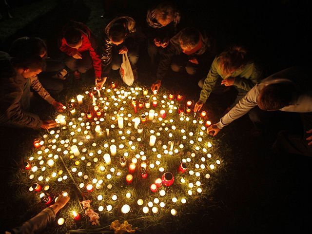 Streľba, Devínska Nová Ves, sviečky