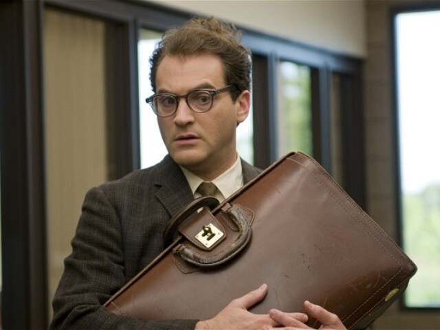 Michael Stuhlbarg stvárňuje vo filme Seriózny muž hlavnú postavu - Larryho Gopnika.