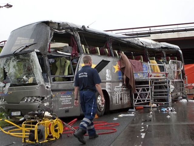 nehoda, bus, Nemecko, Poliaci