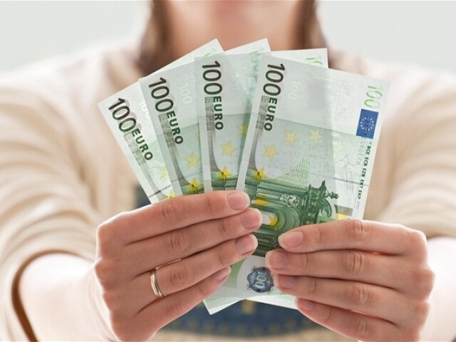 peniaze, bankovky, eurá, euro, mzda, výplata, plat