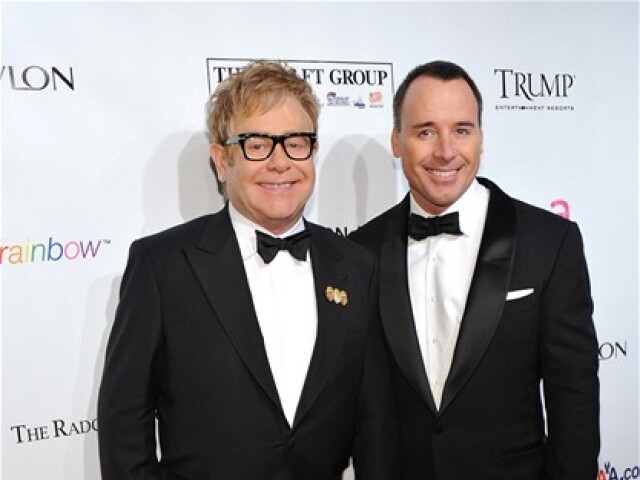 Elton John (vľavo) a David Furnish