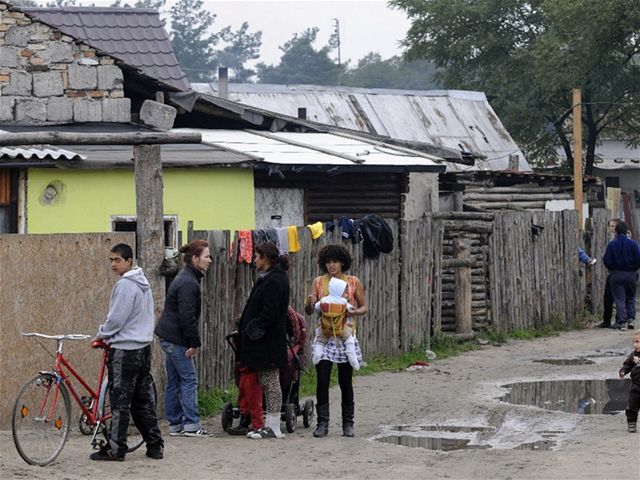 Plavecký Štvrtok, rómska osada, rómovia