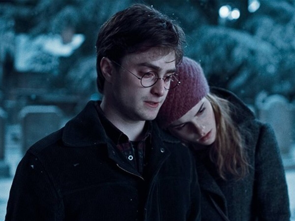 Daniel Radcliffe v úlohe Harryho Pottera a Emma Watsonová ako jeho kamarátka Hermiona.