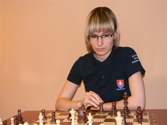 Mladá slovenská šachistka Zuzana Borošová, šach