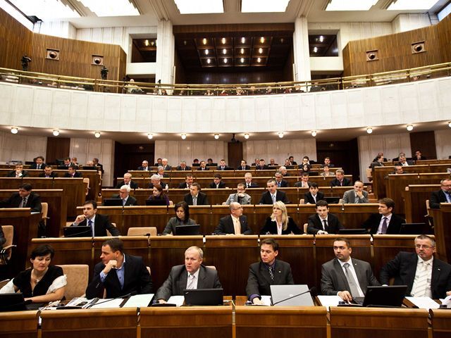 poslanci, parlament, nr sr