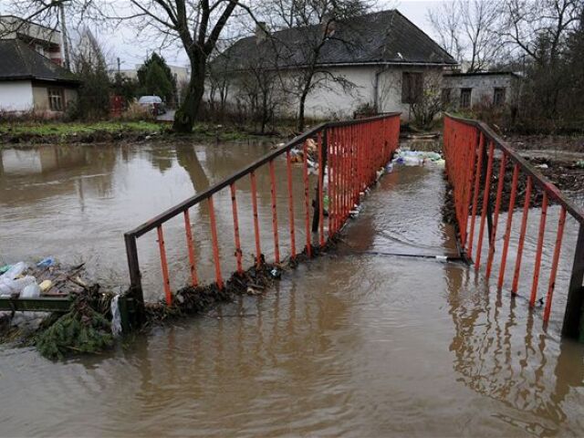 záplavy, voda, Sobrance