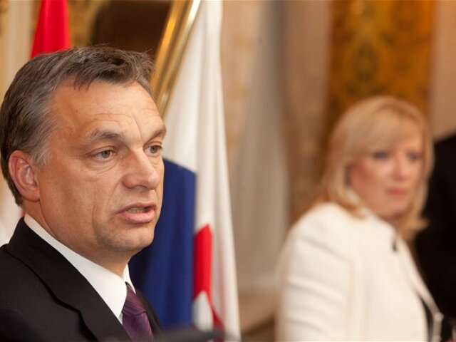 Orbán, Radičová