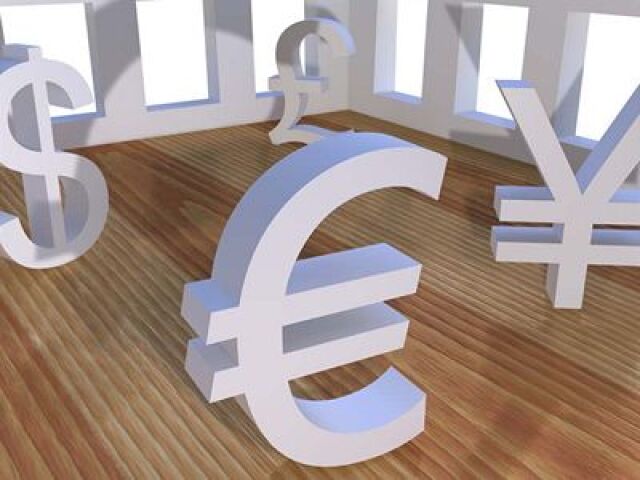 Peniaze, libra, dolár, euro, jen