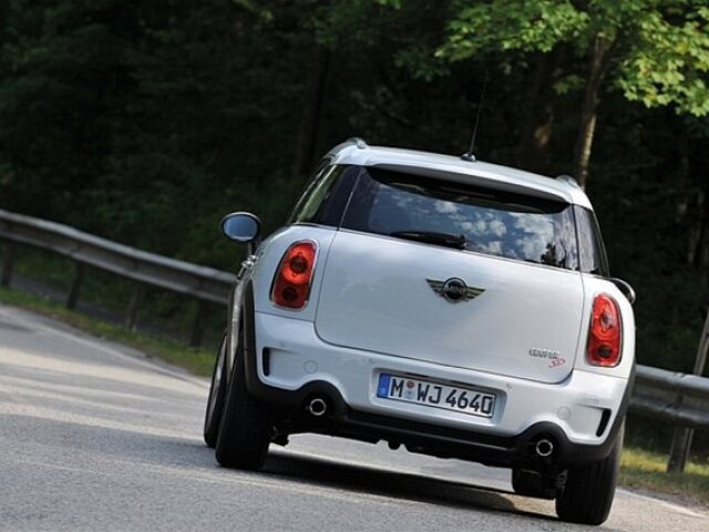 Emblémy SD napovedajú, že ide o najsilnejší naftový motor MINI.
