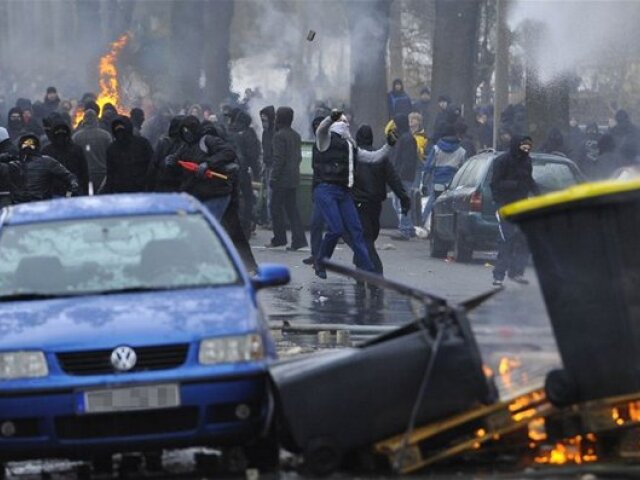 Drážďany, neonacisti, protesty, násilie