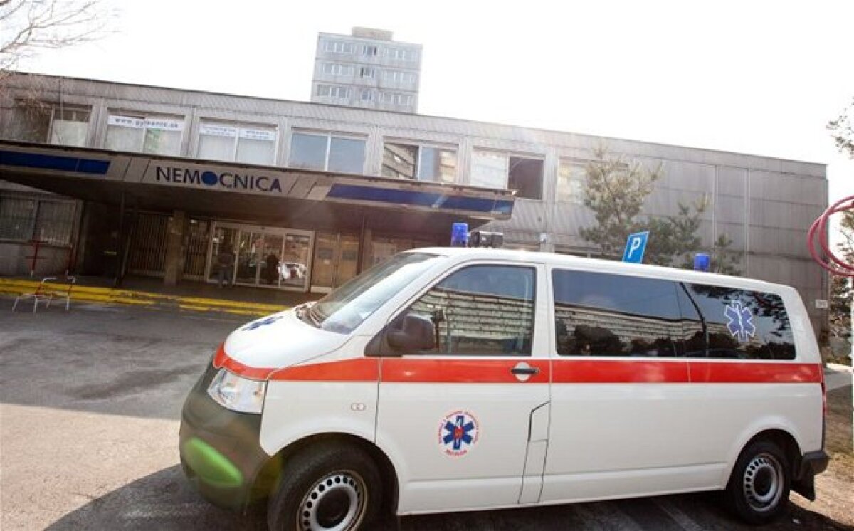 nemocnica, sanitka