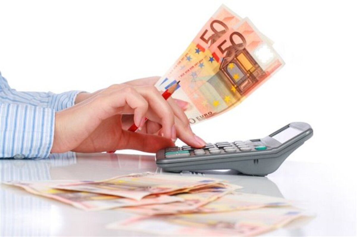 peniaze, kalkulačka, euro