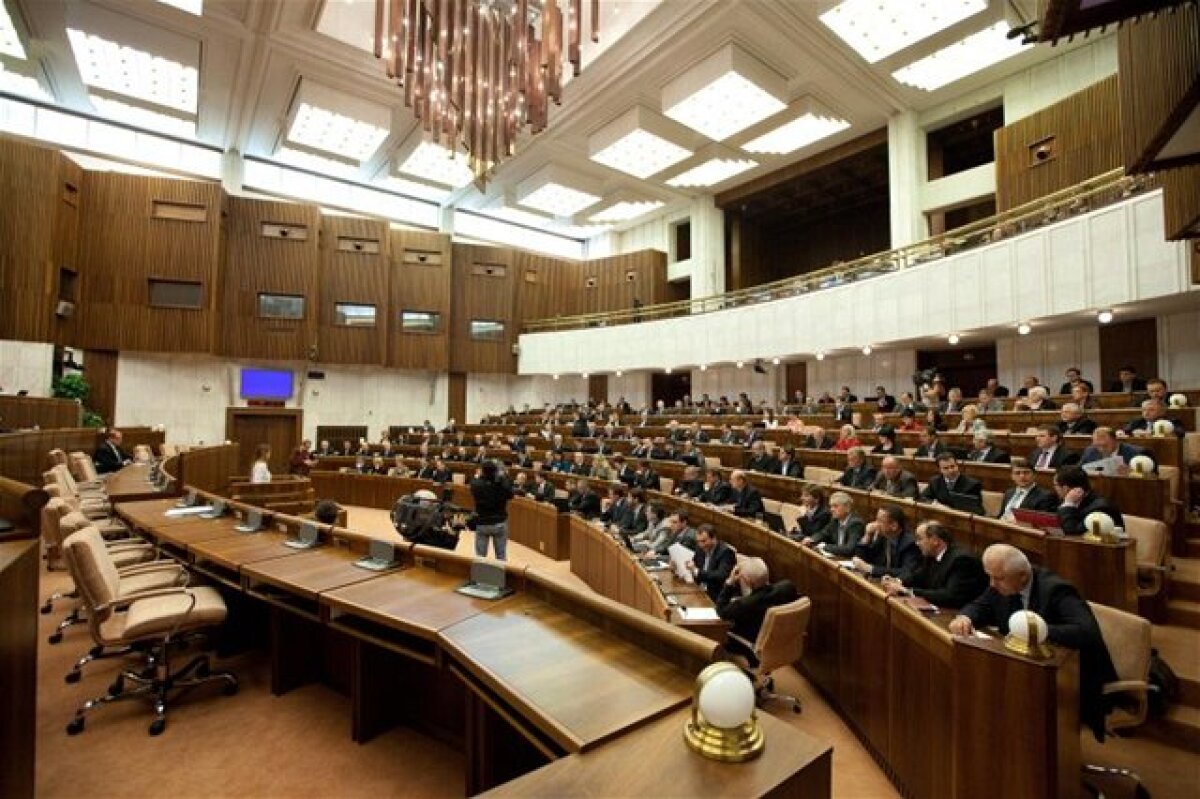 parlament, poslanci