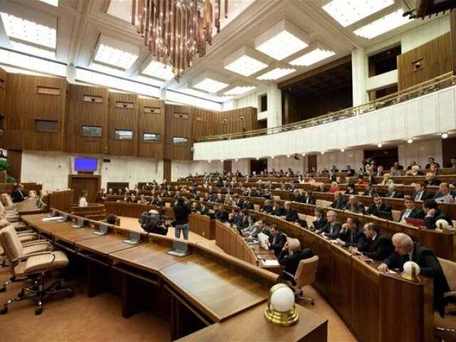 parlament, poslanci