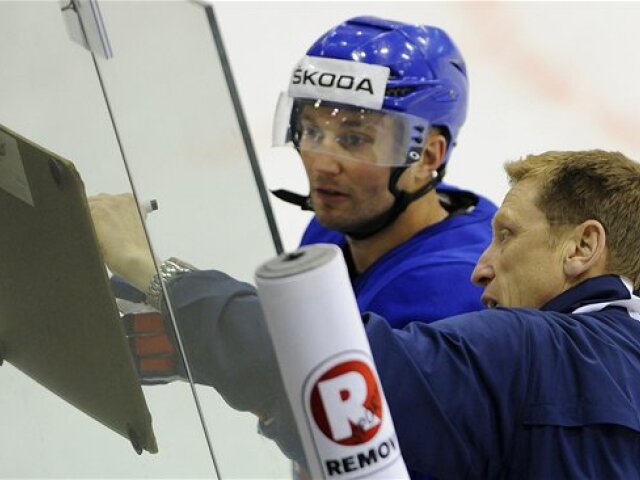 Ľubomír Višňovský, Glen Hanlon 